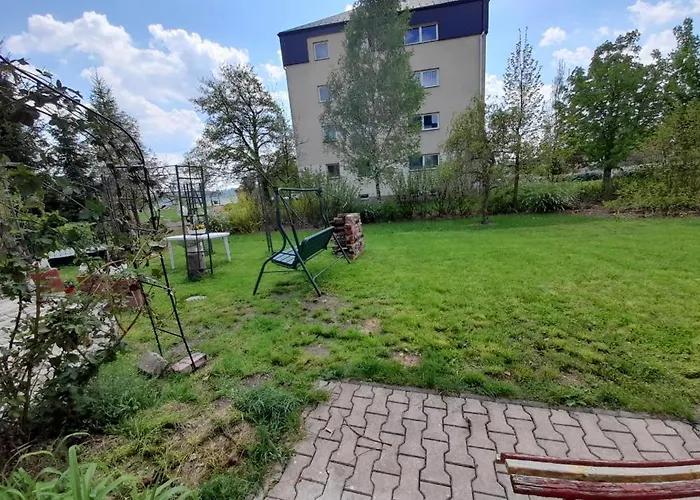 شقة Groundfloor Vintage Retro Bezbarierovy V Rodisti Karel Capek Rur Robot 40min Od Krkonos Pro Milovniky Cyklistiky Vintage Non-barier Near Mountain For Bicycle, Jw
