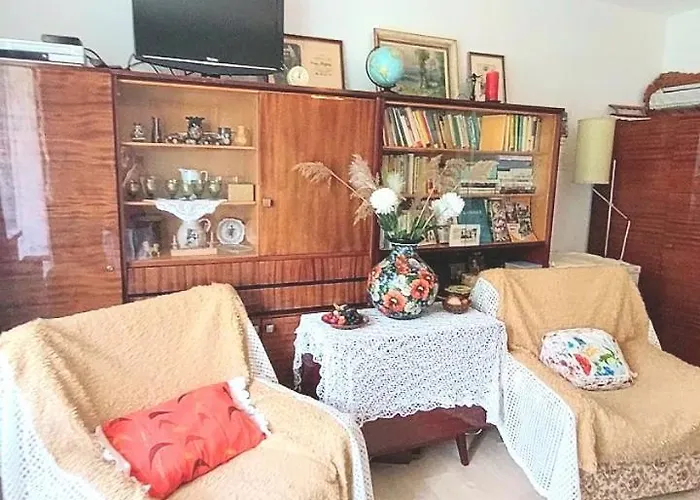 Groundfloor Vintage Retro Bezbarierovy V Rodisti Karel Capek Rur Robot 40min Od Krkonos Pro Milovniky Cyklistiky Vintage Non-barier Near Mountain For Bicycle, Jw شقة Male Svatonovice